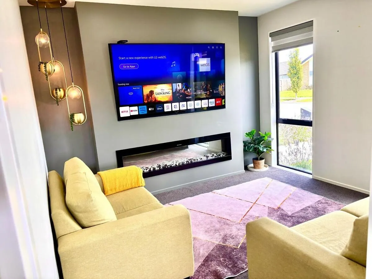 Modern Three Bedroom House クライストチャーチ
